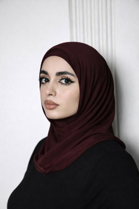 اميرة باللون البيرغندي <br> <span class='text-color-warm'>سيتوفر قريبا❤️</span>