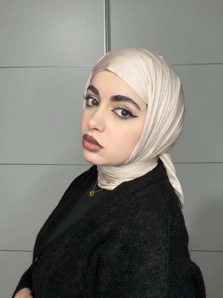 شال مثلث قطني مع ستراس خفيف