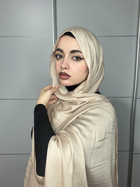 مودال ناعم باللون البيج الغامق