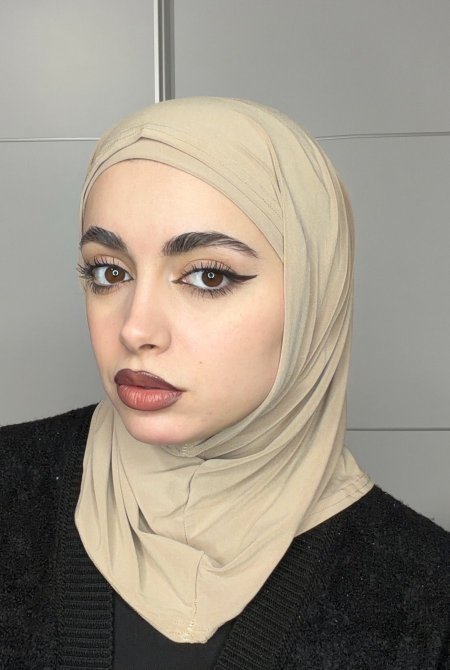 اميرة باللون الطحيني