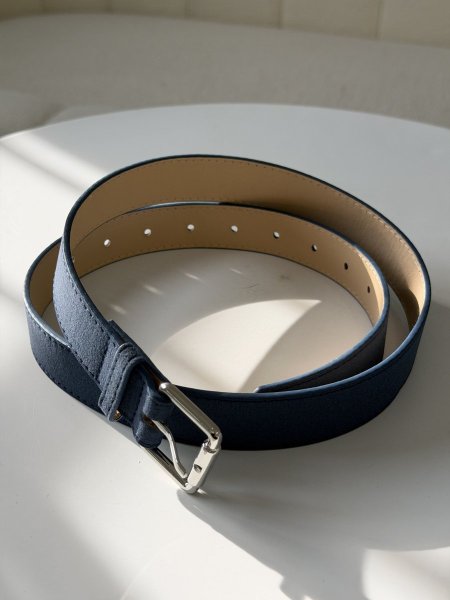 حزام جلد مع قماش باللون الكحلي