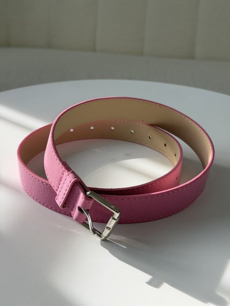 حزام جلد مع قماش باللون الوردي