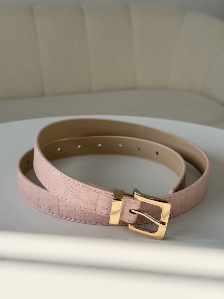 حزام جلد تمساح باللون الوردي <br> <span class='text-color-warm'>سيتوفر قريبا❤️</span>