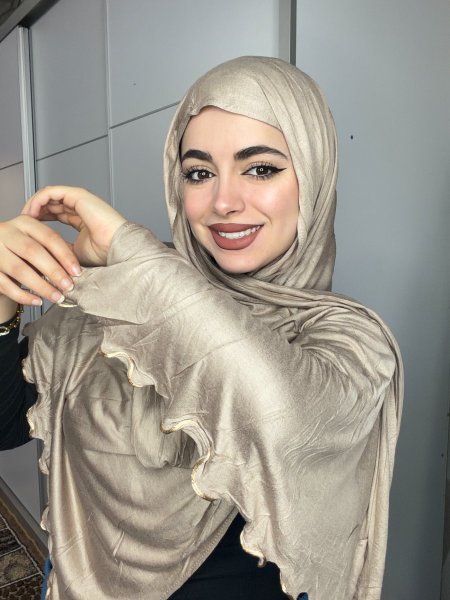 قطني مع كسرات باللون الذهبي <br> <span class='text-color-warm'>سيتوفر قريبا❤️</span>