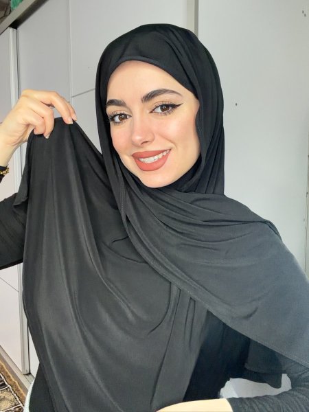 حجاب لايكرا اسود <br> <span class='text-color-warm'>سيتوفر قريبا❤️</span>
