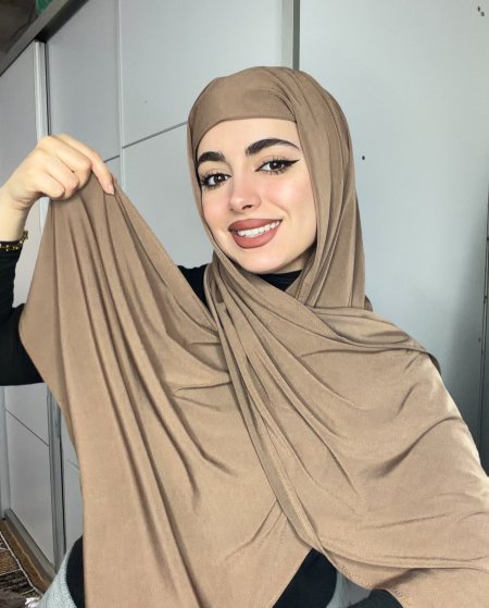 حجاب لايكرا بني <br> <span class='text-color-warm'>سيتوفر قريبا❤️</span>