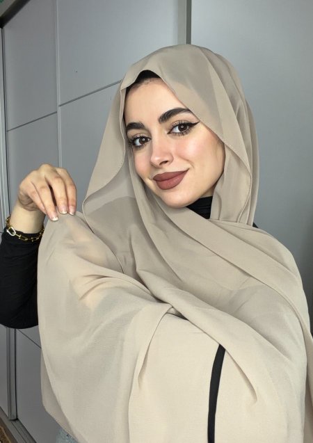 شيفون بين البني والبيج