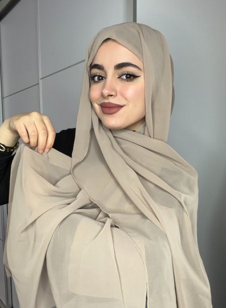 شيفون بين البيج والبني