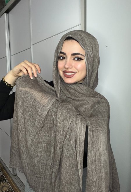 مودال تايلندي بين البني والسكني