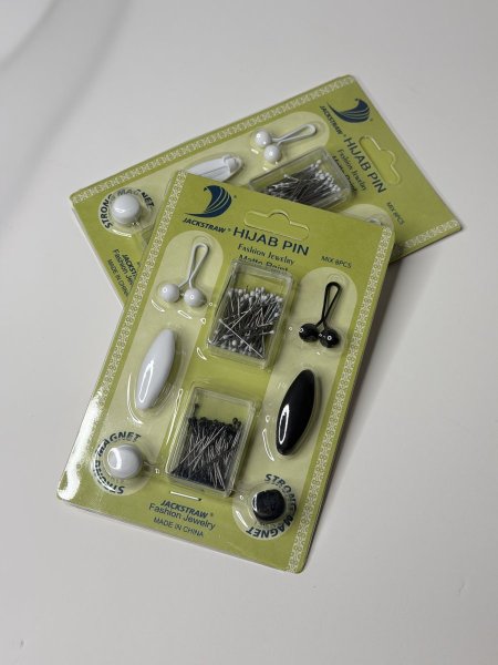 كرت دبابيس مكس الابيض والاسود"مغناطيس،مشبك،دبابيس صغيرة وكبيرة" <br> <span class='text-color-warm'>سيتوفر قريبا❤️</span>