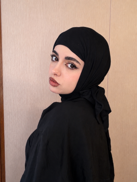 شال مثلث قطني اسود
