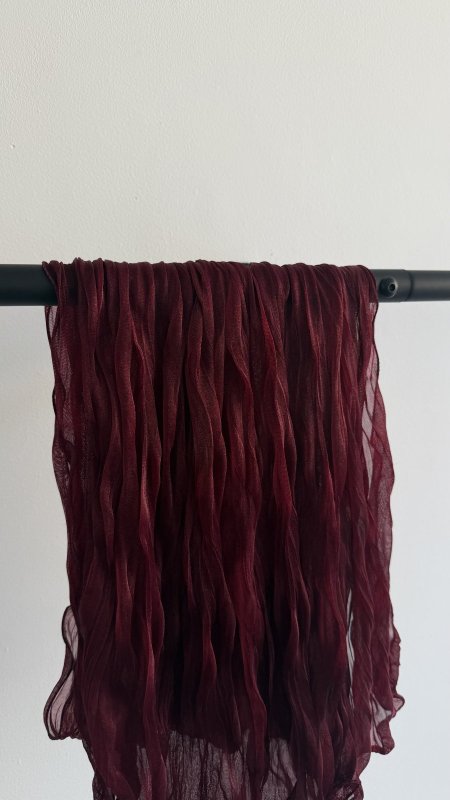 كيرلي بيرغندي <br> <span class='text-color-warm'>سيتوفر قريبا❤️</span>